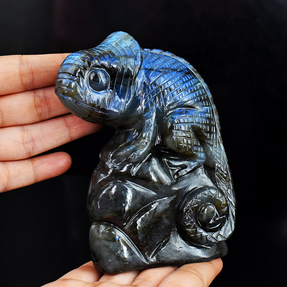 Beautiful 3487.00 Cts Genuine Blue Flash Labradorite Hand Carved Crystal Gemstone Chameleon Carving