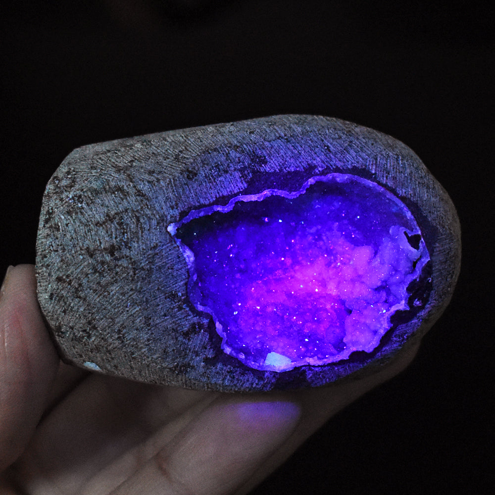 Artisian 599.00 Cts Genuine Chalcedony With MM Quartz Crystal Specimen Gemstone