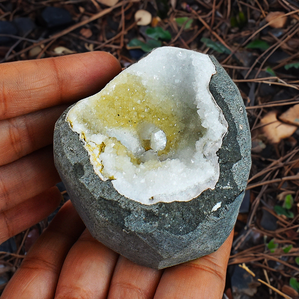 Craftsmen 1240.00 Cts Genuine MM Quartz Crystal Specimen Gemstone