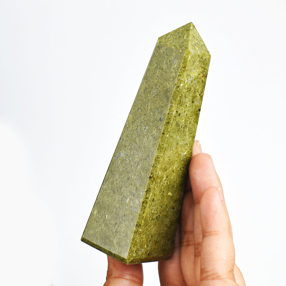 Natural 885.00 Cts Green Garnet  Hand Carved Crystal Healing Point Gemstone Carving