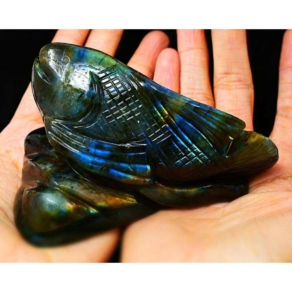 gemsmore:Amazing Blue & Golden Flash Labradorite Carved Fish