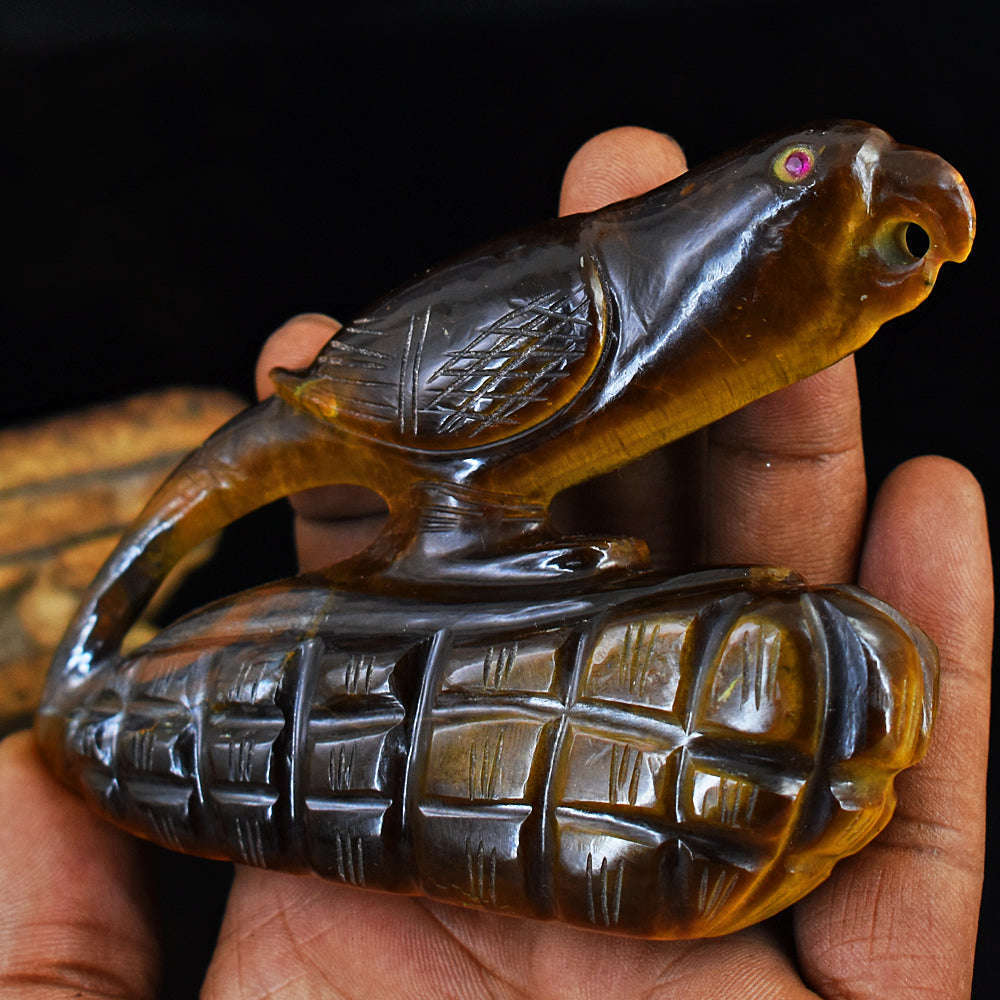gemsmore:Amazing Tiger Eye Hand Carved Genuine Crystal Gemstone Carving Parrot