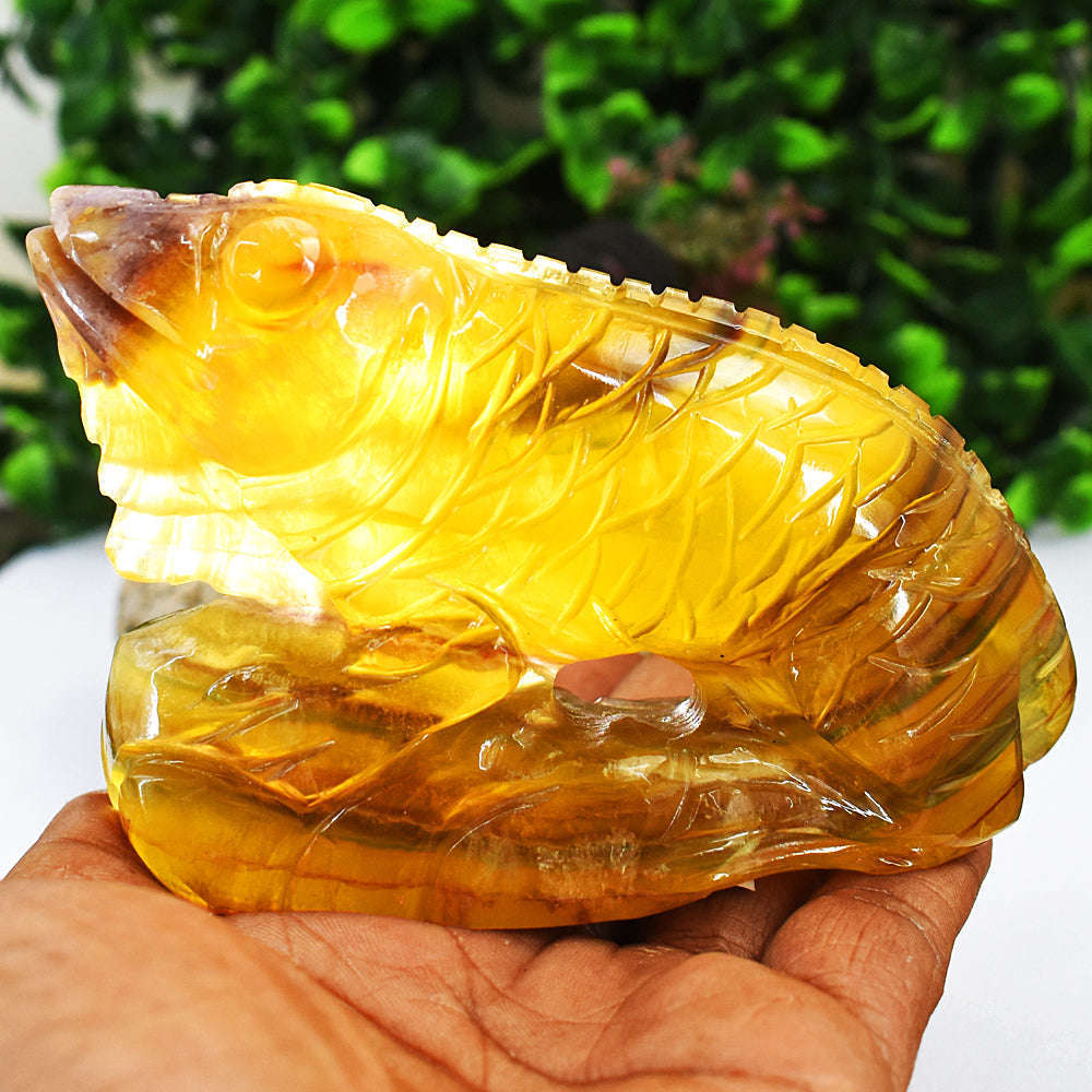 gemsmore:Artisian Multicolor Fluorite Hand Carved Chameleon