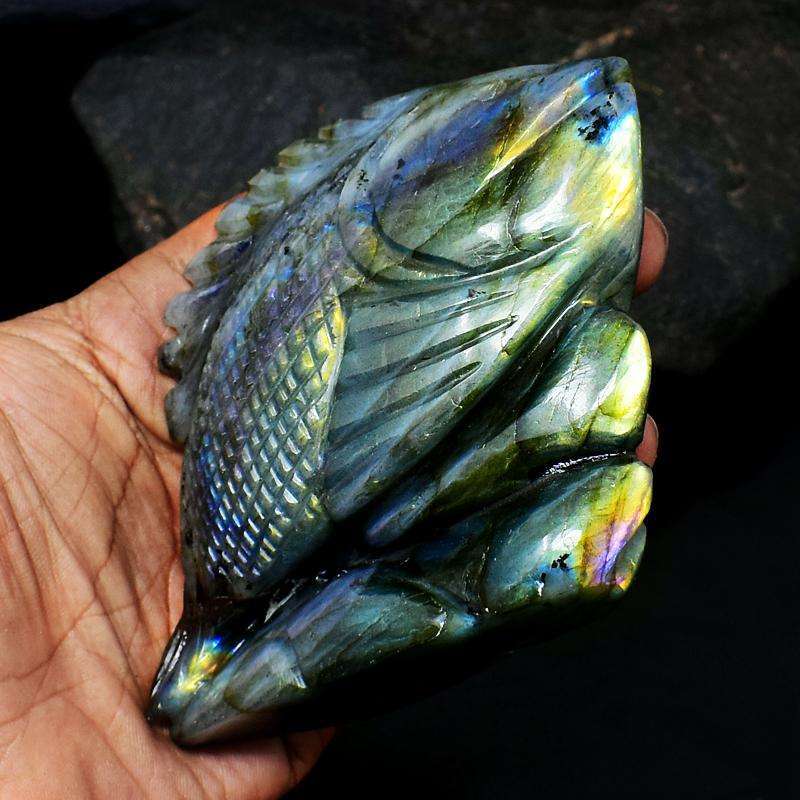 gemsmore:Blue Flash Labradorite Artisian Hand Carved Fish On Rock