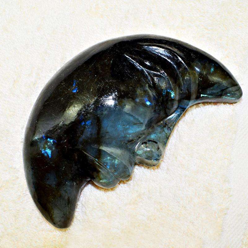 gemsmore:Blue Flash Labradorite Hand Carved Moon Face