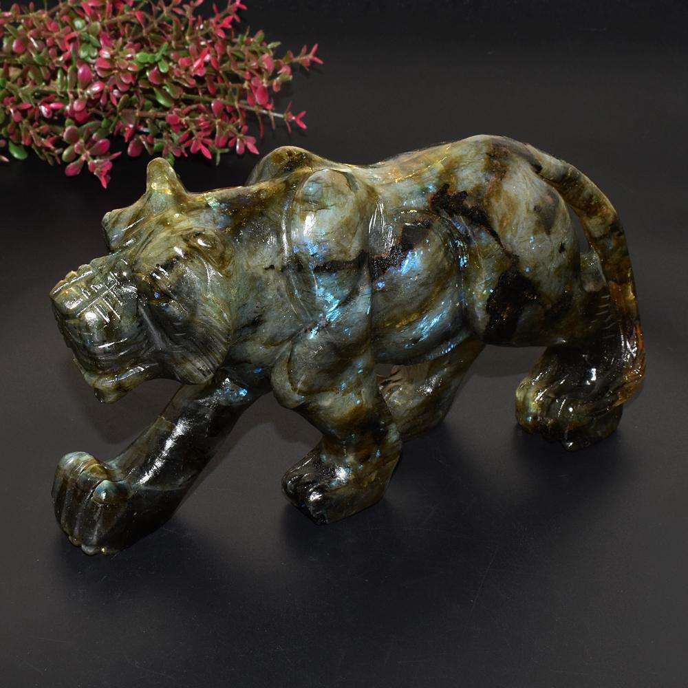 gemsmore:Exclusive Blue Flash Labradorite Hand Carved Tiger