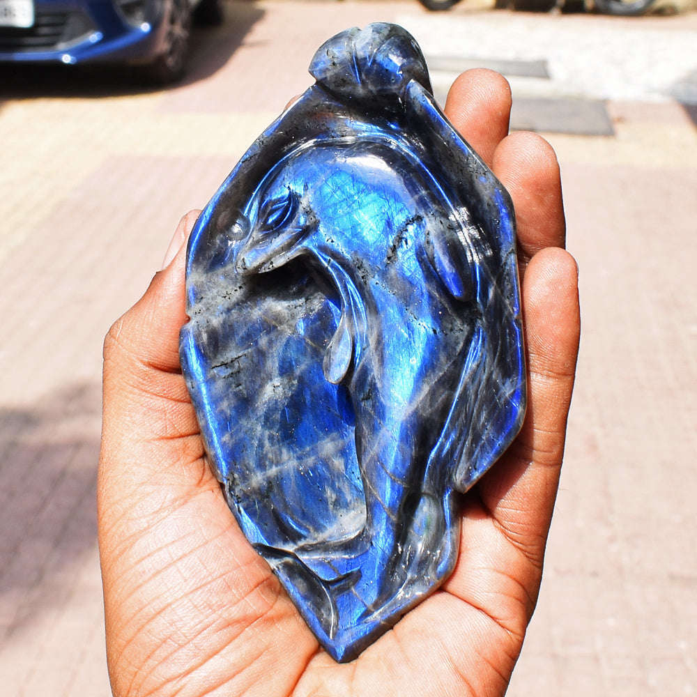 gemsmore:Genuine Blue Flash Labradorite Hand Carved Gemstone Dolphin