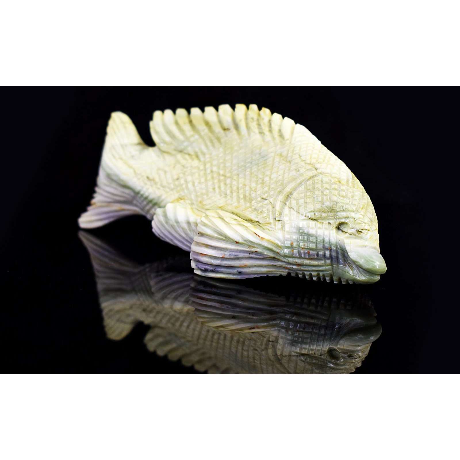 gemsmore:Genuine Serpentine Hand Carved Fish