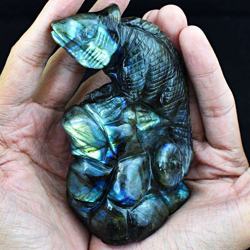 gemsmore:Golden & Blue Flash Labradorite Hand Carved Chameleon