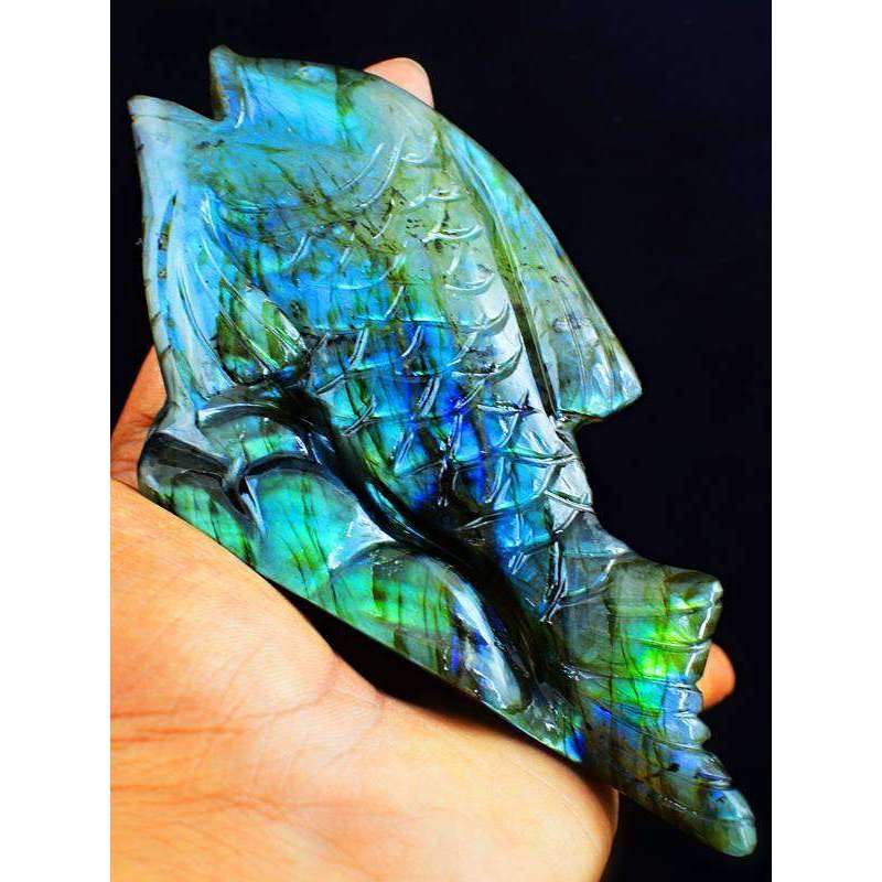 gemsmore:Green & Blue Flash Labradorite Hand Carved Fish