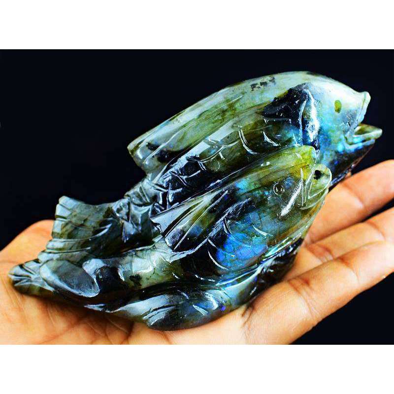 gemsmore:Green & Blue Flash Labradorite Hand Carved Fish