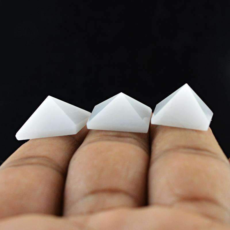 gemsmore:Natural White Agate Healing Pyramid Gemstone Lot